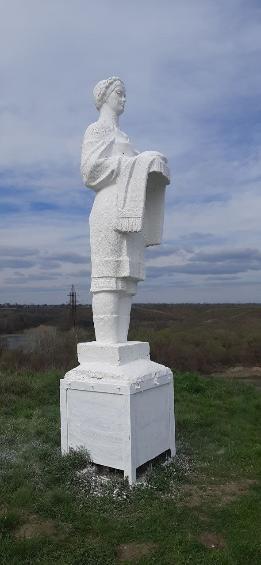 Статуя «Колхозница»