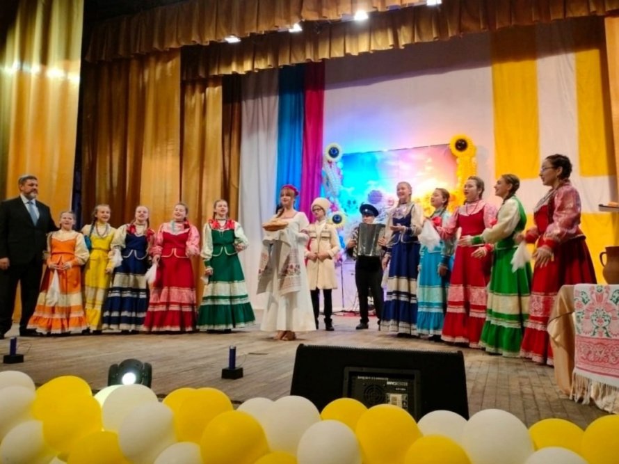 Ныне и вовек трудом славен человек!