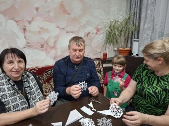 «Кружит снежинок хоровод»
