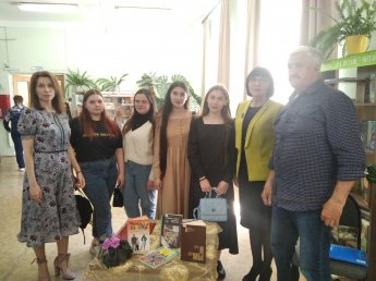 «Давайте семейные ценности чтить»