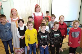 «Красна весна цветами»