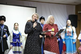 Праздничная программа «Поклон тебе и слава, Казачка-мать»